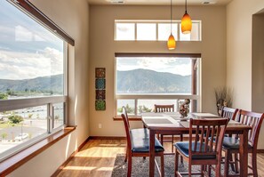 Apartment (3 Bedrooms) | Interior - Lake Chelan 'manson Bay' Condo w/ Pool Access! (Manson)