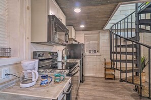 House (1 Bedroom) | Interior