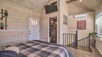 House (1 Bedroom) | Interior