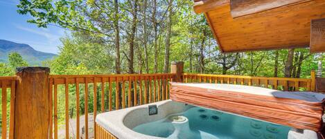 House (1 Bedroom) | Outdoor spa tub