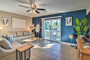 Apartment (2 Bedrooms) | Interior - 'breezy Heights' Townhome < 1 Mi to Beach (Pensacola)