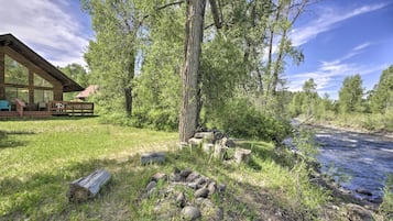 House (3 Bedrooms) | Property grounds