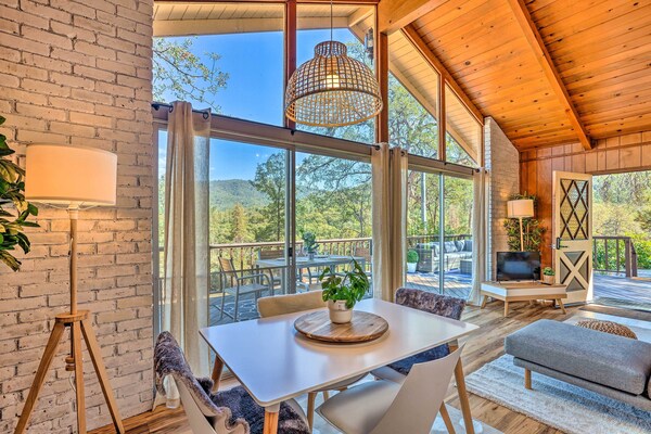 Lovely Oakhurst Cabin W/ Deck & Mtn Views! - Oakhurst, CA