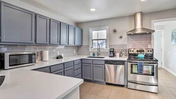 House (2 Bedrooms) | Interior