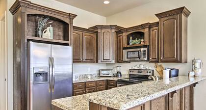 Texas Condo w/ Outdoor Pools - Walk to Beach!