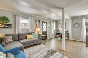 House (2 Bedrooms) | Interior - Modern Crosby Retreat < 1 Mi to Serpent Lake! (Crosby)