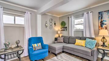 House (2 Bedrooms) | Interior