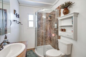 House (2 Bedrooms) | Interior - Modern Crosby Retreat < 1 Mi to Serpent Lake! (Crosby)