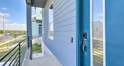 Luxurious & Spacious Austin Home ~ 8 Mi to Dtwn!