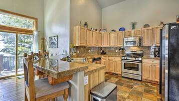 House (4 Bedrooms) | Interior