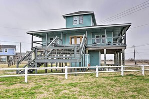 House (3 Bedrooms) | Interior - Idyllic Gulf Coast Escape: Steps to Surfside Beach (Freeport)