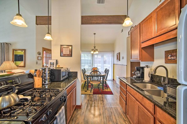 House (2 Bedrooms) | Interior