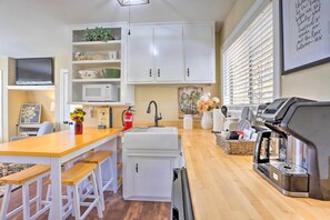 Apartment (0 Bedroom) | Interior