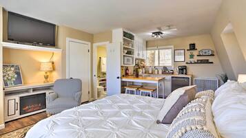 Apartment (0 Bedroom) | Interior
