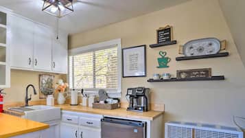 Apartment (0 Bedroom) | Interior