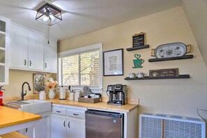 Apartment (0 Bedroom) | Interior