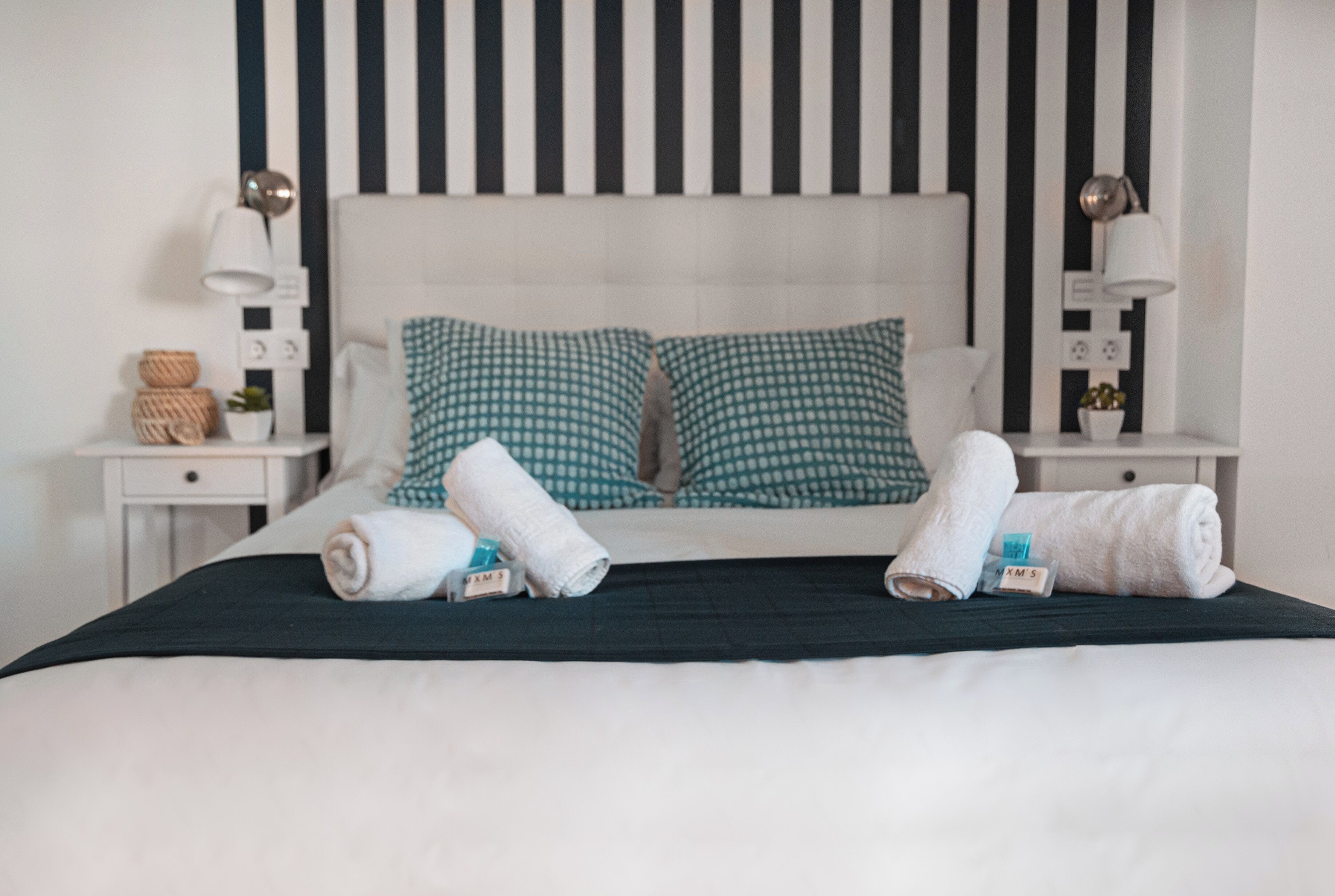 1 slaapkamer, een strijkplank/strijkijzer, wifi, beddengoed