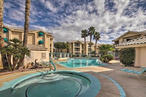 Apartment (2 Bedrooms) | Interior - Laughlin Mtn Getaway: 2 Mi to Colorado River (Laughlin)