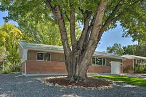 Interior - Montrose Adventure Base: Family Friendly! (Montrose)