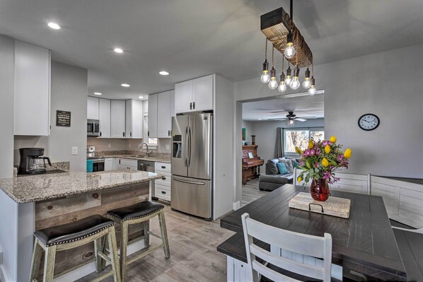 House (3 Bedrooms) | Interior