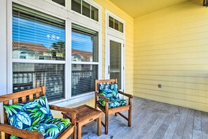 Interior - Corpus Christi Home w/ Golf Cart: Walk to Beach! (Corpus Christi)