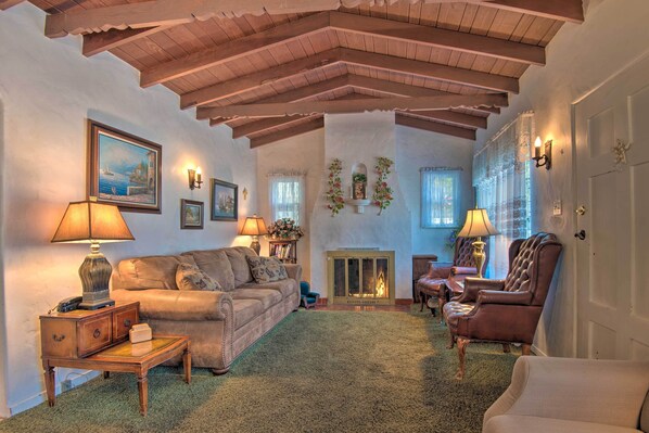 House (3 Bedrooms) | Interior - Avalon Escape: Everything Within Walking Distance! (Avalon)