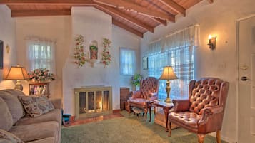 House (3 Bedrooms) | Front of property