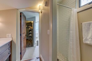 Apartment (4 Bedrooms) | Interior - Mountain-view Vail Condo w/ Balcony + Gas Grill! (Vail)