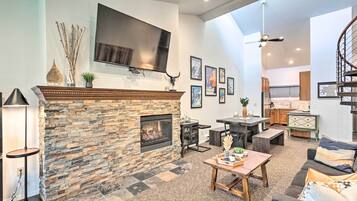 Apartemen (3 Bedrooms) | Bagian depan properti