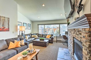 Apartment (3 Bedrooms) | Interior - Cozy Condo < 2 Mi to Vail Village & Ski Resort! (Vail)