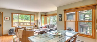 Mountain Village Home Steps to Ski Lift & Shuttle!