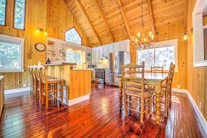 Dining - Gorgeous Lake Arrowhead Retreat: Game Room & Deck (Lake Arrowhead)