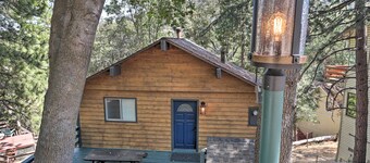 1 Mi to Lake Gregory: Mtn-view Cabin w/ Deck