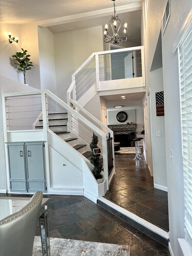 Spacious 4 BR Home, with Fireplace, Wet Bar, Pool, & indoor Jacuzzi tub.