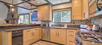 Lovely Lake Arrowhead Home w/ Bikes: Pet Friendly!