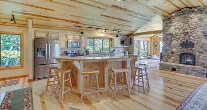 Idyllic Sturgeon Bay Cabin w/ Fire Pit + View