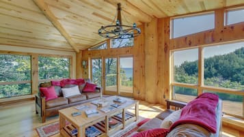 Rumah (3 Bedrooms) | Bagian depan properti