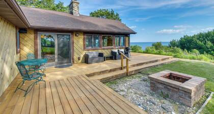 Idyllic Sturgeon Bay Cabin w/ Fire Pit + View