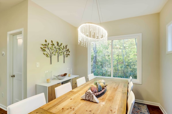 House (3 Bedrooms) | Interior