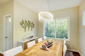 House (3 Bedrooms) | Interior - Luxe Mountain Home Near Ridgecrest & Asheville! (Black Mountain)