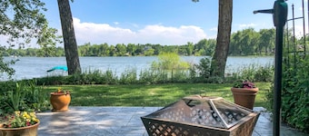 Lakefront Fort Collins Townhome, Only 3 Mi to Csu!