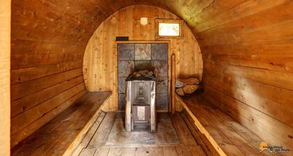 Beautiful Girdwood Cabin with Sauna & Steam Shower