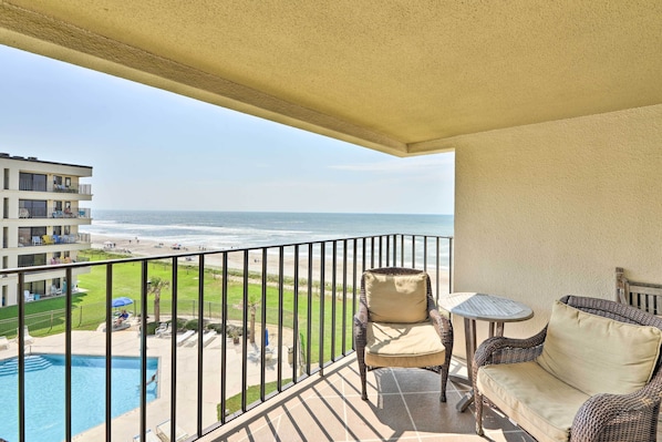 Front of property - Summer Winds Resort Condo w/ Ocean Views! (Atlantic Beach)