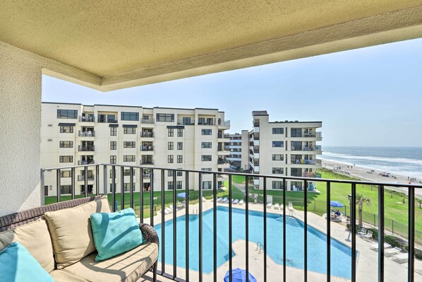 Apartment (2 Bedrooms) | Interior - Summer Winds Resort Condo w/ Ocean Views! (Atlantic Beach)