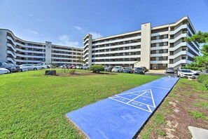 Apartment (2 Bedrooms) | Interior - Summer Winds Resort Condo w/ Ocean Views! (Atlantic Beach)