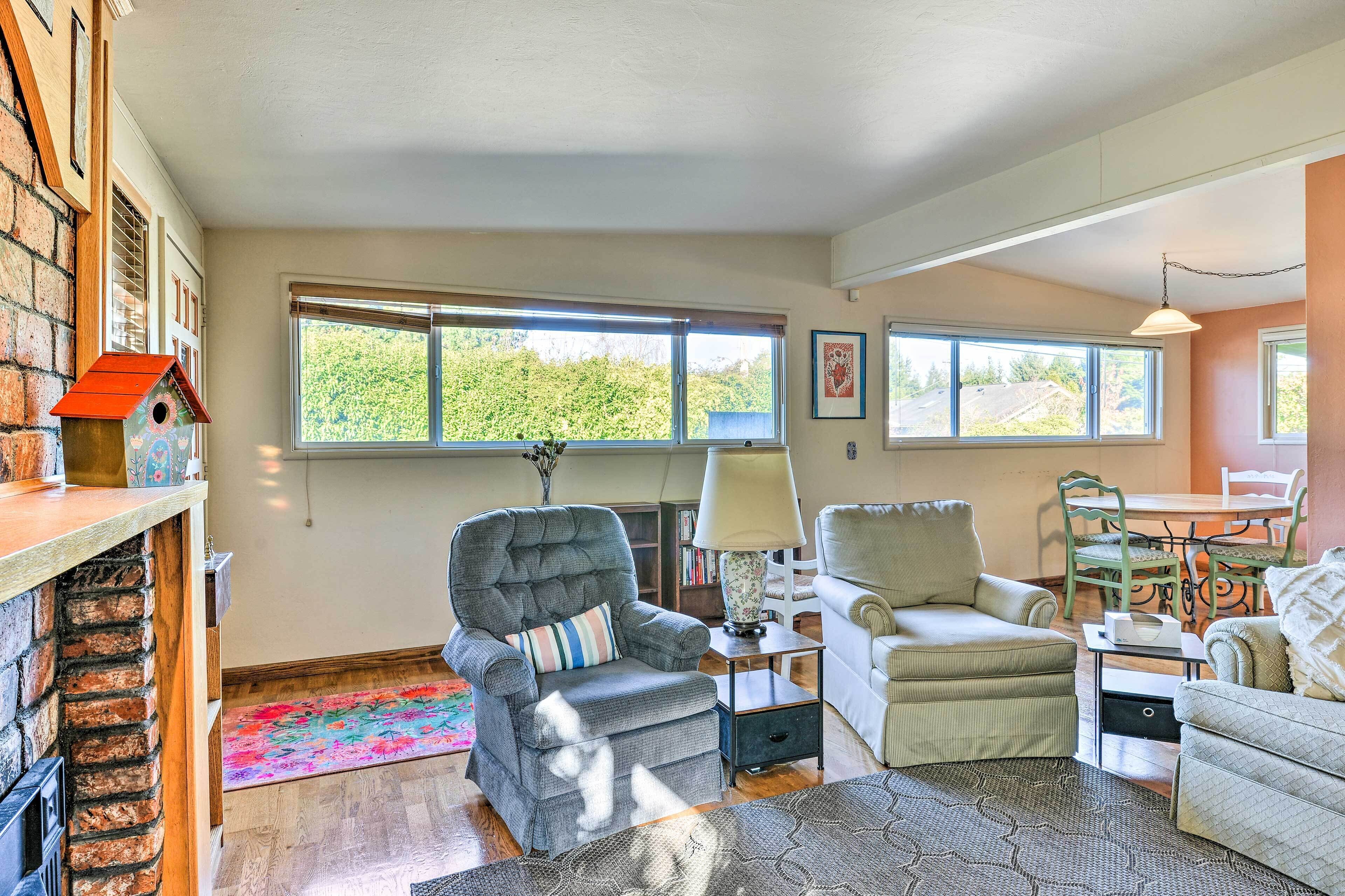 TV, fireplace, video game console