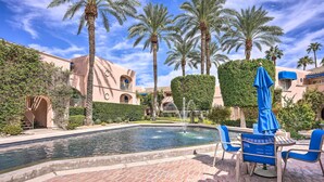 Outdoor pool - Charming Palm Springs Condo By Community Pool (Palm Springs)