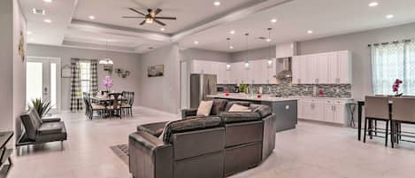 House (4 Bedrooms) | Interior