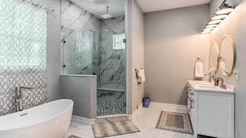 Talo (4 Bedrooms) | Sisätilat