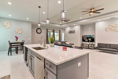 St Pete Escape w/ Patio & Yard: 6 Mi to Beach